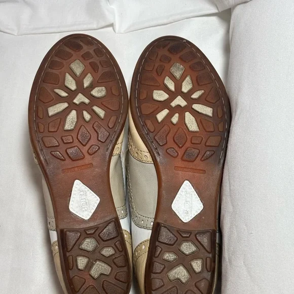 Born Elegant Two-Tone Leather Oxford Shoes - Picture 7 of 9